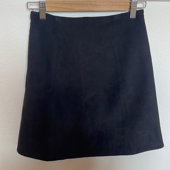 Aritzia Babaton Modern Mini Skirt, Size 0 - Picture 9 of 11